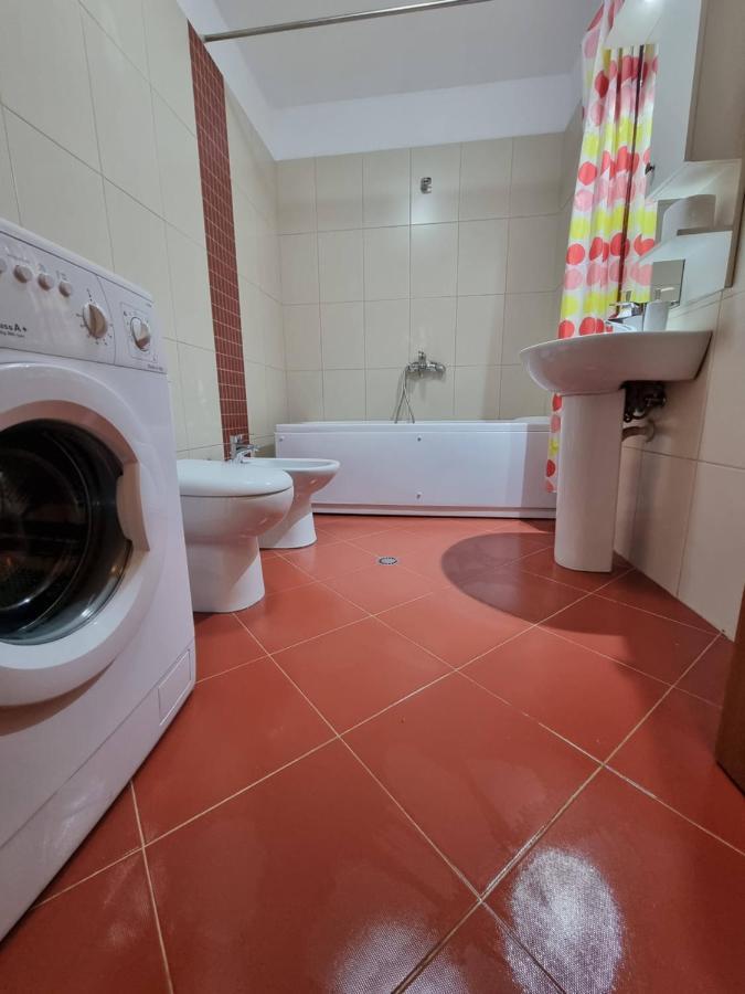 Family Apartment In Center Of Tirana Kültér fotó
